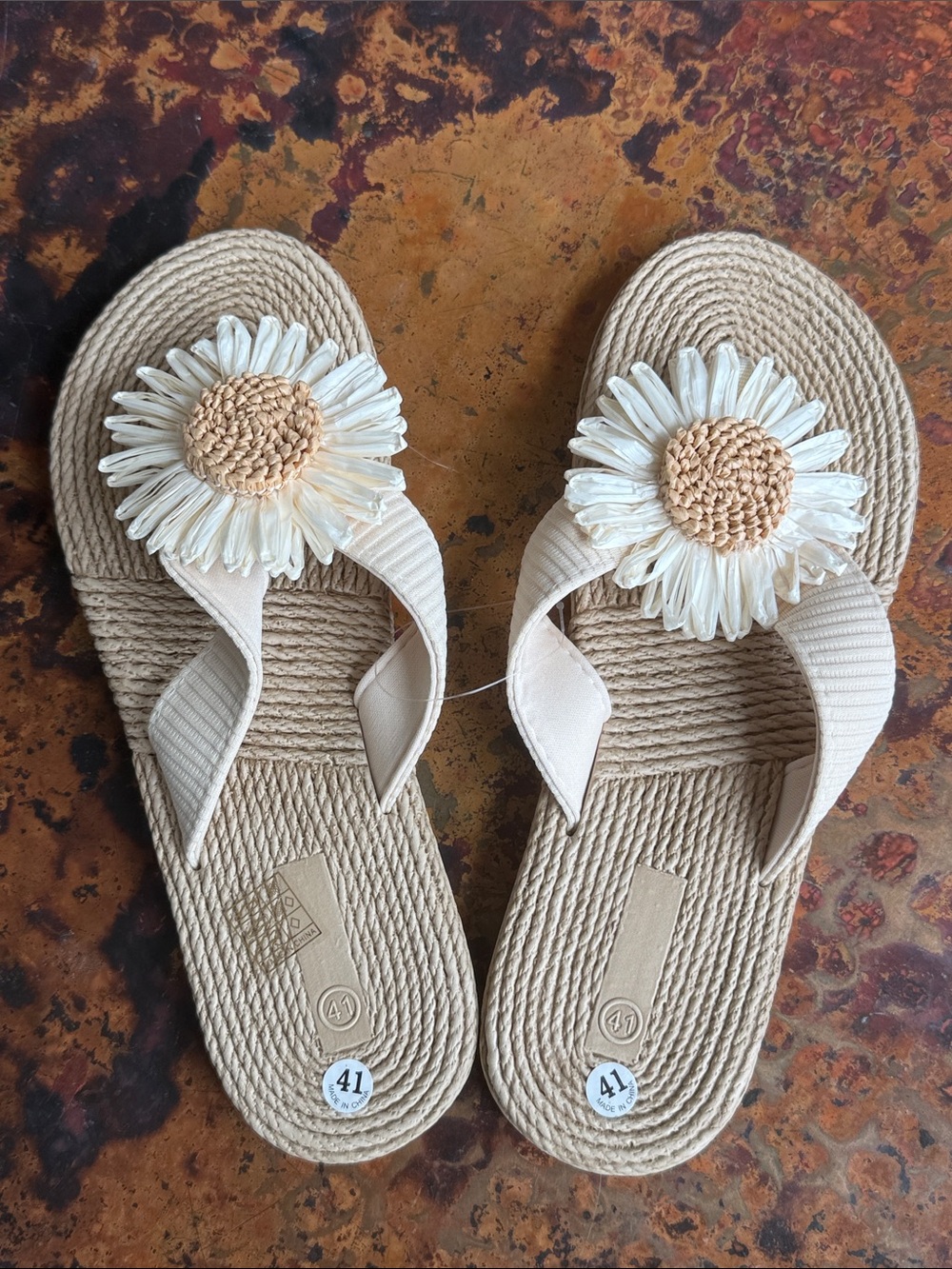 Beige Daisy Raffia Flip Flop 1/2” Sandals-Size 41 (Size 9) - Picture 2 of 11